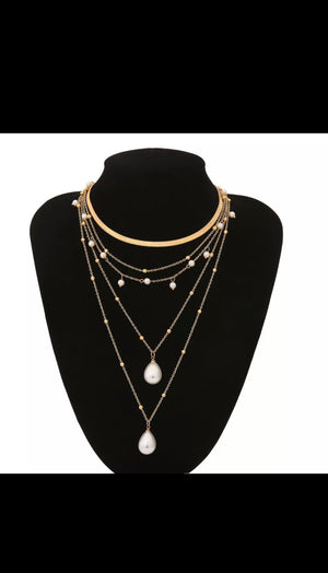 Pearly Layered Necklace